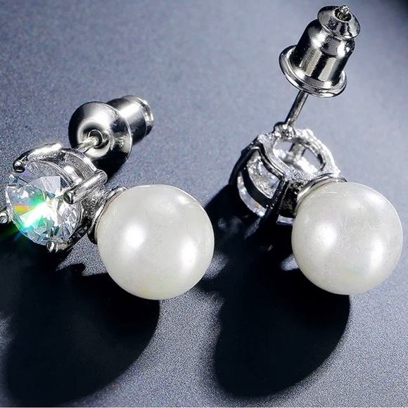 Pearl Stud Earrings Necklace Set for Women - Picture 2 of 5